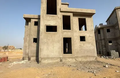 Villa - 4 Bedrooms - 6 Bathrooms for sale in Lake West 2 - Sheikh Zayed Compounds - Sheikh Zayed City - Giza