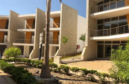 فيلا - 5 غرف نوم - 5 حمامات للبيع في لايف فيو - كمبوندات الشروق - مدينة الشروق - القاهرة