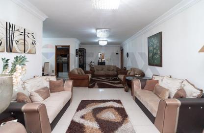 شقة - 3 - 2 للبيع في شارع السيدة سكينة إبنت الحسين - كفر عبده - رشدي - حي شرق - الاسكندرية