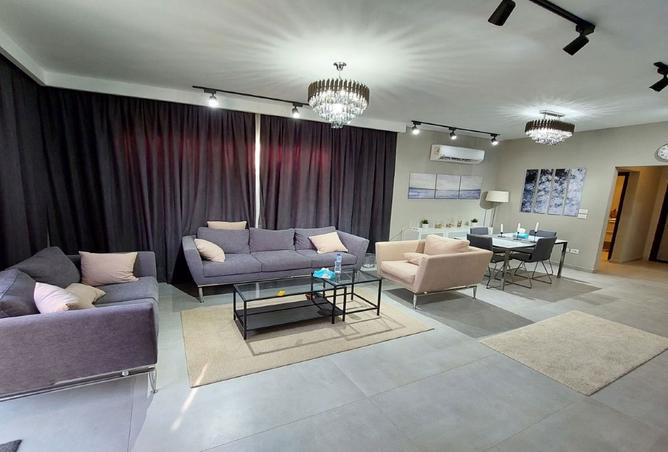 98004163 - Property Image 3