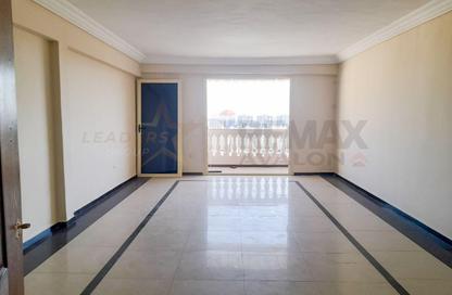 Apartment - 3 Bedrooms - 1 Bathroom for rent in Al Sayeda Sakina Bint Al Hussein St. - Kafr Abdo - Roushdy - Hay Sharq - Alexandria Apartment - 3 Bedrooms - 1 Bathroom for rent in Al Sayeda Sakina Bint Al Hussein St. - Kafr Abdo - Roushdy - Hay Sharq - Alexandria