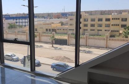 Clinic - 2 Bedrooms - 1 Bathroom for rent in The Gate Plaza Mall - 10th District - Sheikh Zayed City - Giza