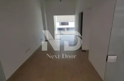 مساحات مكتبية - غرفة نوم - 1 حمام للبيع في ان  90  بيزنس كومبلكس - شارع التسعين الشمالي - التجمع الخامس - مدينة القاهرة الجديدة - القاهرة