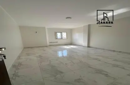Office Space - 3 Bedrooms - 2 Bathrooms for rent in Salah Salem St. - Roxy - Heliopolis - Masr El Gedida - Cairo