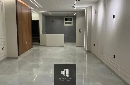 شقة - 3 غرف نوم - 3 حمامات للبيع في شارع البستان - الحي التاسع - الشيخ زايد - الجيزة