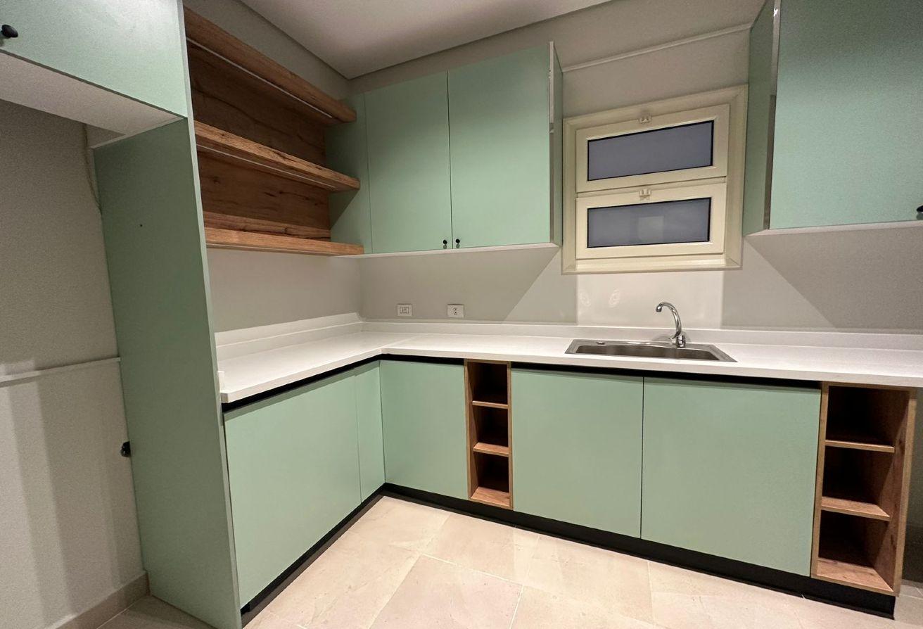 3-bedroom hotel_apartment 160 m² for sale in 90 Avenue