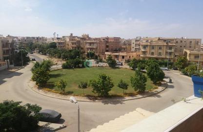 Apartment - 3 Bedrooms - 2 Bathrooms for sale in Area B - Ganoob El Acadimia - New Cairo City - Cairo