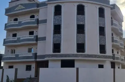 Whole Building - 3 Bedrooms - 2 Bathrooms for sale in Neighborhood 4 - Neighborhood 33 - 10th of Ramadan City - Sharqia