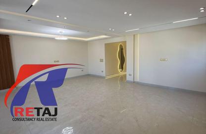 Apartment - 3 Bedrooms - 3 Bathrooms for sale in Mohamed Mostafa Hamam St. - 1st Zone - Nasr City - Cairo