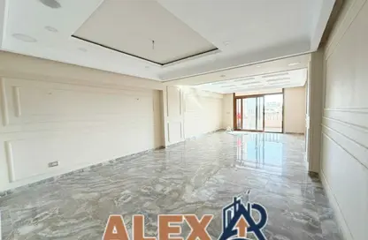 Apartment - 3 Bedrooms - 3 Bathrooms for rent in Zaki Ragab St. - Smouha - Hay Sharq - Alexandria