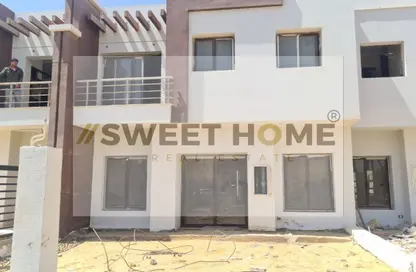 Apartment - 3 Bedrooms - 3 Bathrooms for sale in Hyde Park - New Cairo City - Cairo