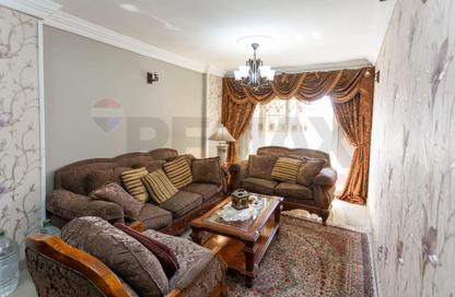 Apartment - 3 Bedrooms - 1 Bathroom for sale in Moharam Bek - Hay Wasat - Alexandria