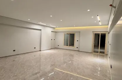 Apartment - 3 Bedrooms - 2 Bathrooms for rent in Hayati Residence - North Investors Area - New Cairo City - Cairo