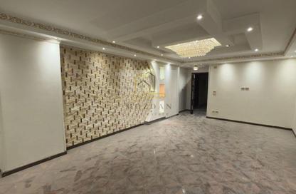 Apartment - 3 Bedrooms - 2 Bathrooms for rent in 10th Sector - Zahraa El Maadi - Hay El Maadi - Cairo
