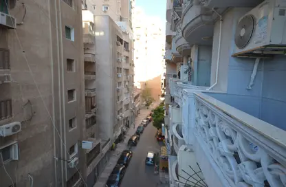 شقة - 3 غرف نوم - 1 حمام للبيع في الحي اللاتيني - محطة الرمل - حي وسط - الاسكندرية