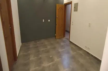 Office Space - 2 Bedrooms - 1 Bathroom for rent in Beverly Hills Road - 17th District - Sheikh Zayed City - Giza