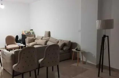 Apartment - 3 Bedrooms - 2 Bathrooms for rent in Villa Square - Fifth Square - The 5th Settlement - New Cairo City - Cairo