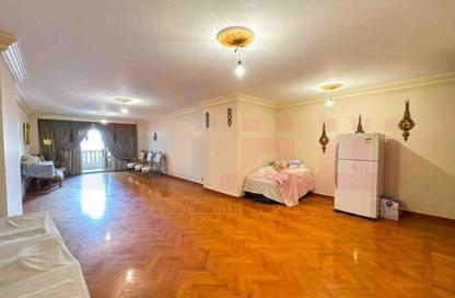Apartment - 3 Bedrooms - 3 Bathrooms for sale in Laurent - Hay Sharq - Alexandria