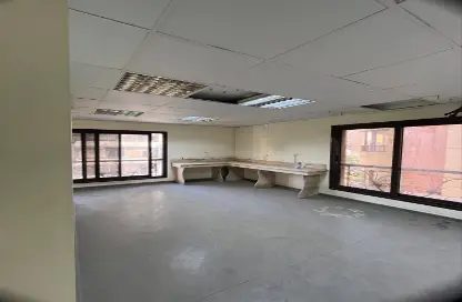 مساحات مكتبية - 5 غرف نوم - 3 حمامات للايجار في شارع محي الدين أبو العز - المهندسين - الجيزة