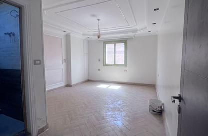 Apartment - 3 Bedrooms - 2 Bathrooms for sale in Ahmed Qasim Gewida St. - 1st Zone - Nasr City - Cairo