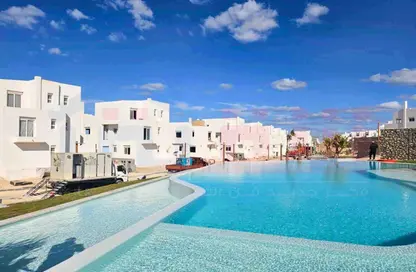 Chalet - 2 Bedrooms - 2 Bathrooms for sale in Jefaira - Ras Al Hekma - North Coast