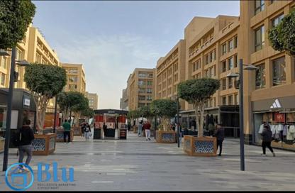 Office Space - Studio - 4 Bathrooms for rent in Arkan Plaza - 26th of July Corridor - Sheikh Zayed City - Giza