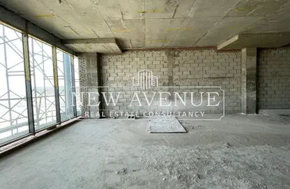 مساحات مكتبية - استوديو - 2 حمامات للبيع في جولدن جيت - شارع التسعين الجنوبي - التجمع الخامس - مدينة القاهرة الجديدة - القاهرة