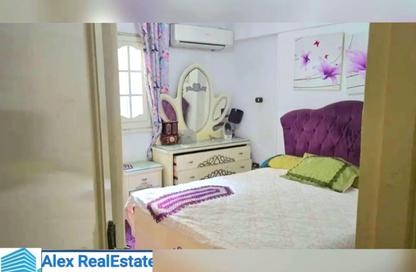 Apartment - 3 Bedrooms - 1 Bathroom for rent in Al Kornish Square - Sporting - Hay Sharq - Alexandria