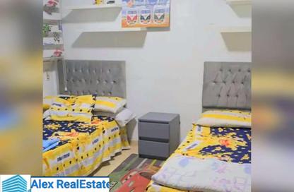 Apartment - 3 Bedrooms - 1 Bathroom for rent in Al Kornish Square - Sporting - Hay Sharq - Alexandria