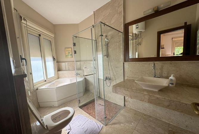 71390002 - Property Image 3