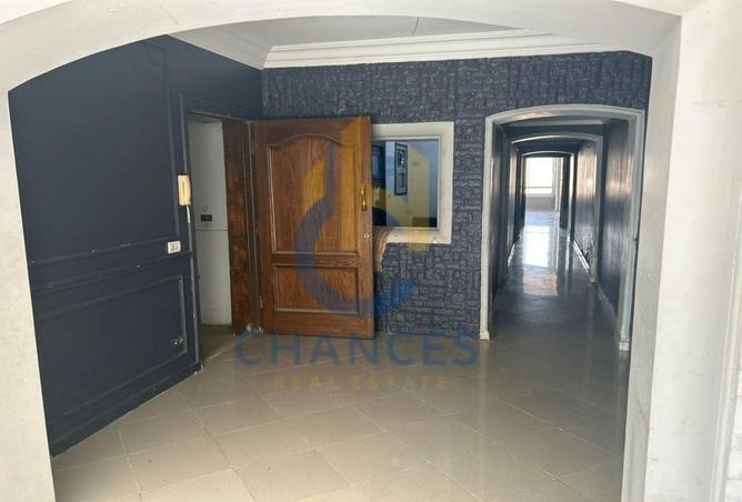 102913707 - Property Image 3