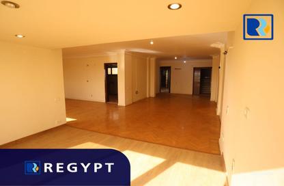 Apartment - 3 Bedrooms - 3 Bathrooms for rent in Cornish El Nile St. - Maadi - Hay El Maadi - Cairo
