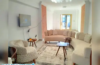 Apartment - 3 Bedrooms - 2 Bathrooms for rent in Al Geish Road - Camp Chezar - Hay Wasat - Alexandria