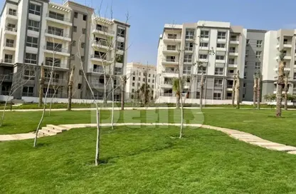 Apartment - 2 Bedrooms - 3 Bathrooms for sale in Hyde Park - New Cairo City - Cairo