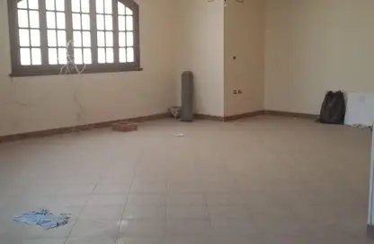 شقة - 2 غرف نوم - 1 حمام للبيع في مسجد فاطمة الشربتلي - الحي الثالث - التجمع الخامس - مدينة القاهرة الجديدة - القاهرة