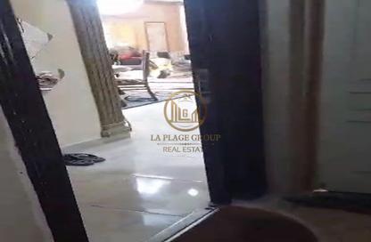 شقة - 3 غرف نوم - 2 حمامات للبيع في المنطقة الثالثة - مدينة الشروق - القاهرة