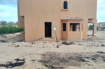 فيلا - 4 غرف نوم - 5 حمامات للبيع في وادي النخيل - طريق مصر اسكندرية الصحراوي - مدينة 6 أكتوبر - الجيزة