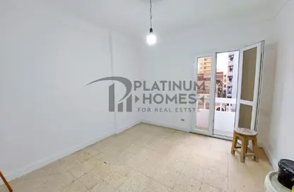 Apartment - 3 Bedrooms - 1 Bathroom for sale in Famous St. - Camp Chezar - Hay Wasat - Alexandria