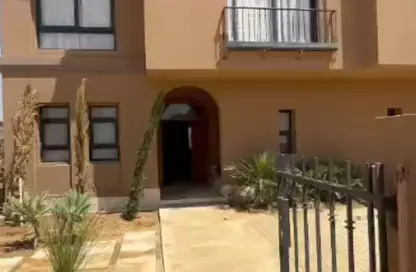 Townhouse - 4 Bedrooms - 4 Bathrooms for sale in Village West - Sheikh Zayed Compounds - Sheikh Zayed City - Giza