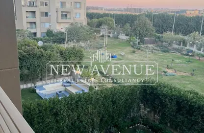 Apartment - 2 Bedrooms - 2 Bathrooms for sale in Palm Hills Village Gate - South Investors Area - New Cairo City - Cairo