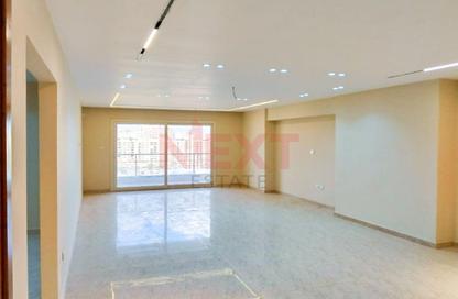 Apartment - 4 Bedrooms - 4 Bathrooms for rent in Grand View - Smouha - Hay Sharq - Alexandria