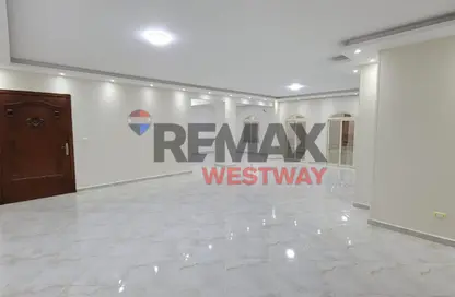 Apartment - 3 Bedrooms - 2 Bathrooms for rent in 8th District - Sheikh Zayed City - Giza