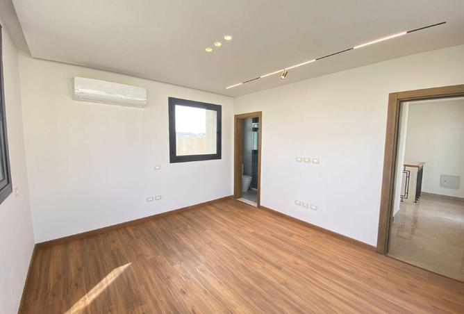 56748129 - Property Main Image