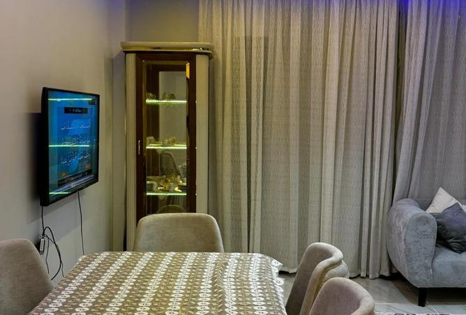 102074854 - Property Image 2