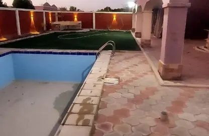فيلا - 4 غرف نوم - 2 حمامات للايجار في جولف السليمانية - طريق مصر اسكندرية الصحراوي - مدينة 6 أكتوبر - الجيزة
