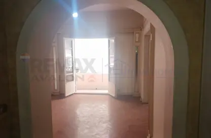 Office Space - 3 Bedrooms - 2 Bathrooms for rent in Tharwat - Hay Sharq - Alexandria