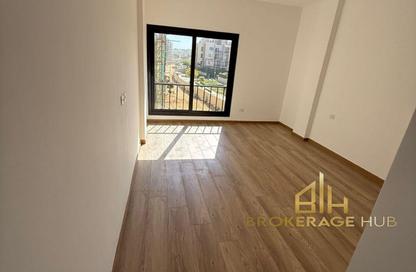 شقة - 3 غرف نوم - 3 حمامات للايجار في مون ريزيدنس - فيفث سكوير - التجمع الخامس - مدينة القاهرة الجديدة - القاهرة