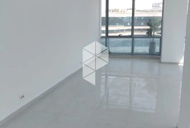 121141128 - Property Image 2