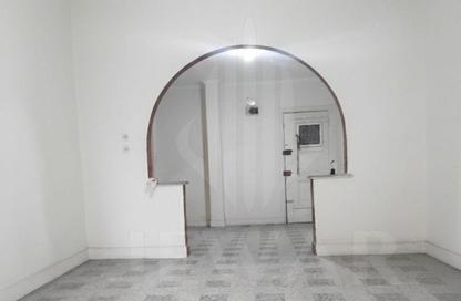 Apartment - 3 Bedrooms - 1 Bathroom for sale in Abd Al Fattah El Taweel St. - Fleming - Hay Sharq - Alexandria