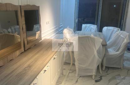 Apartment - 2 Bedrooms - 2 Bathrooms for sale in Stone Residence - 5th Settlement Compounds - The 5th Settlement - New Cairo City - Cairo